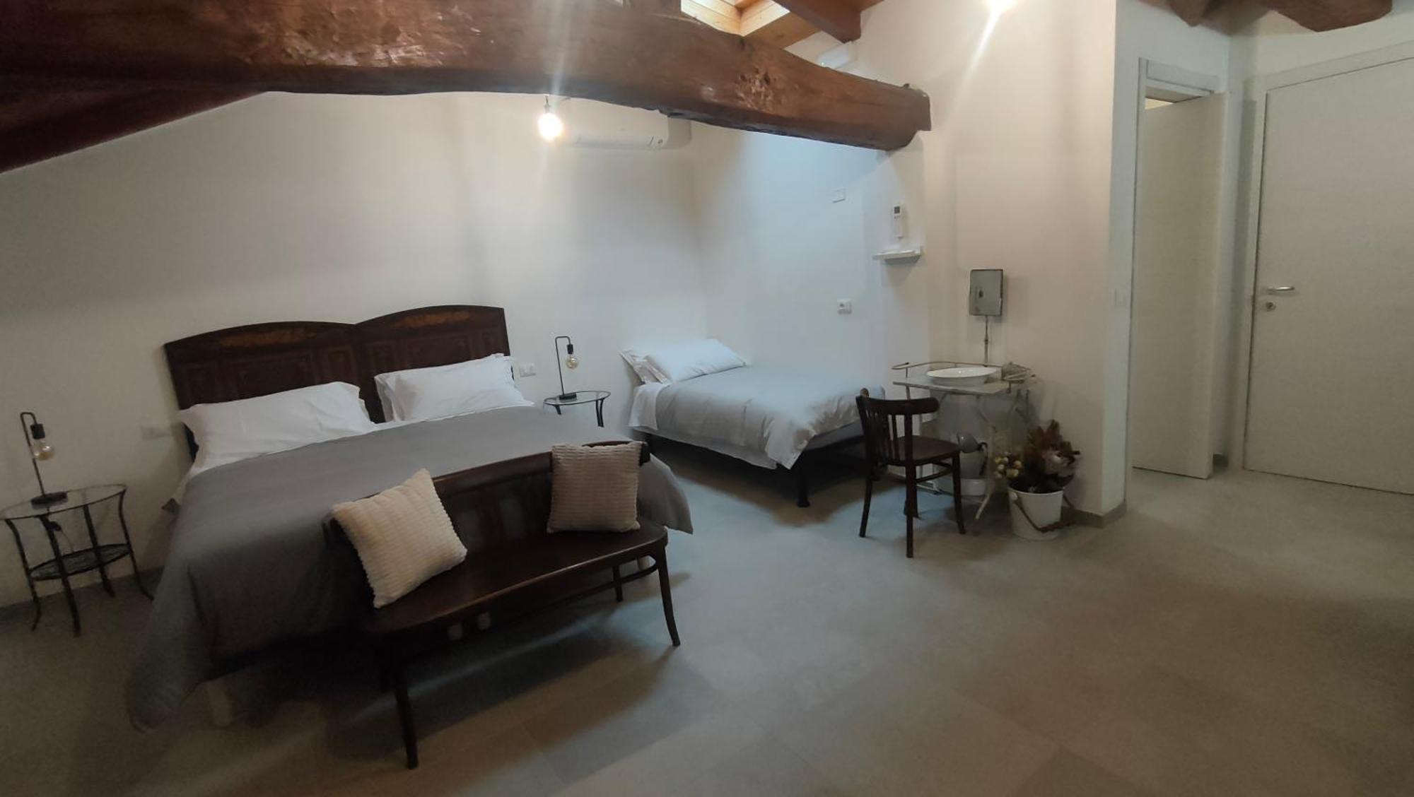 La Torre Di Longara Bed & Breakfast Calderara di Reno Exterior photo